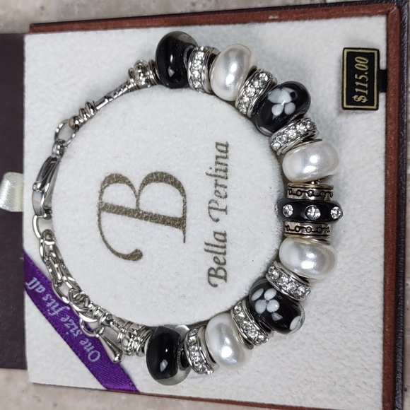 Bella Perlina Charm Bracelet - Picture 3 of 11